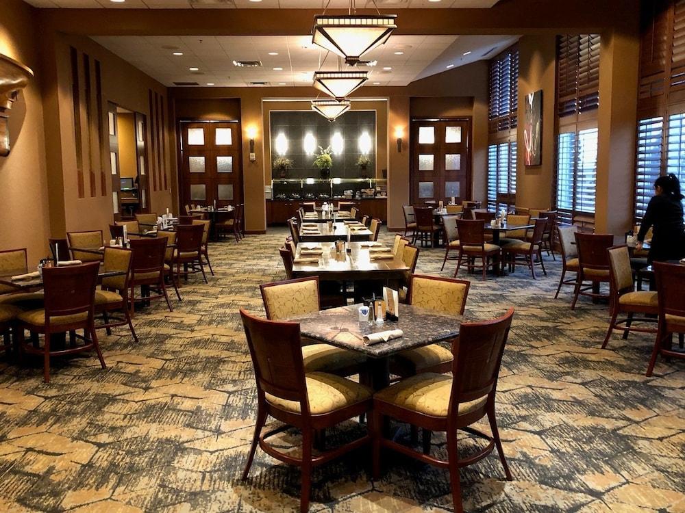 Doubletree By Hilton Bay City - Riverfront Buitenkant foto