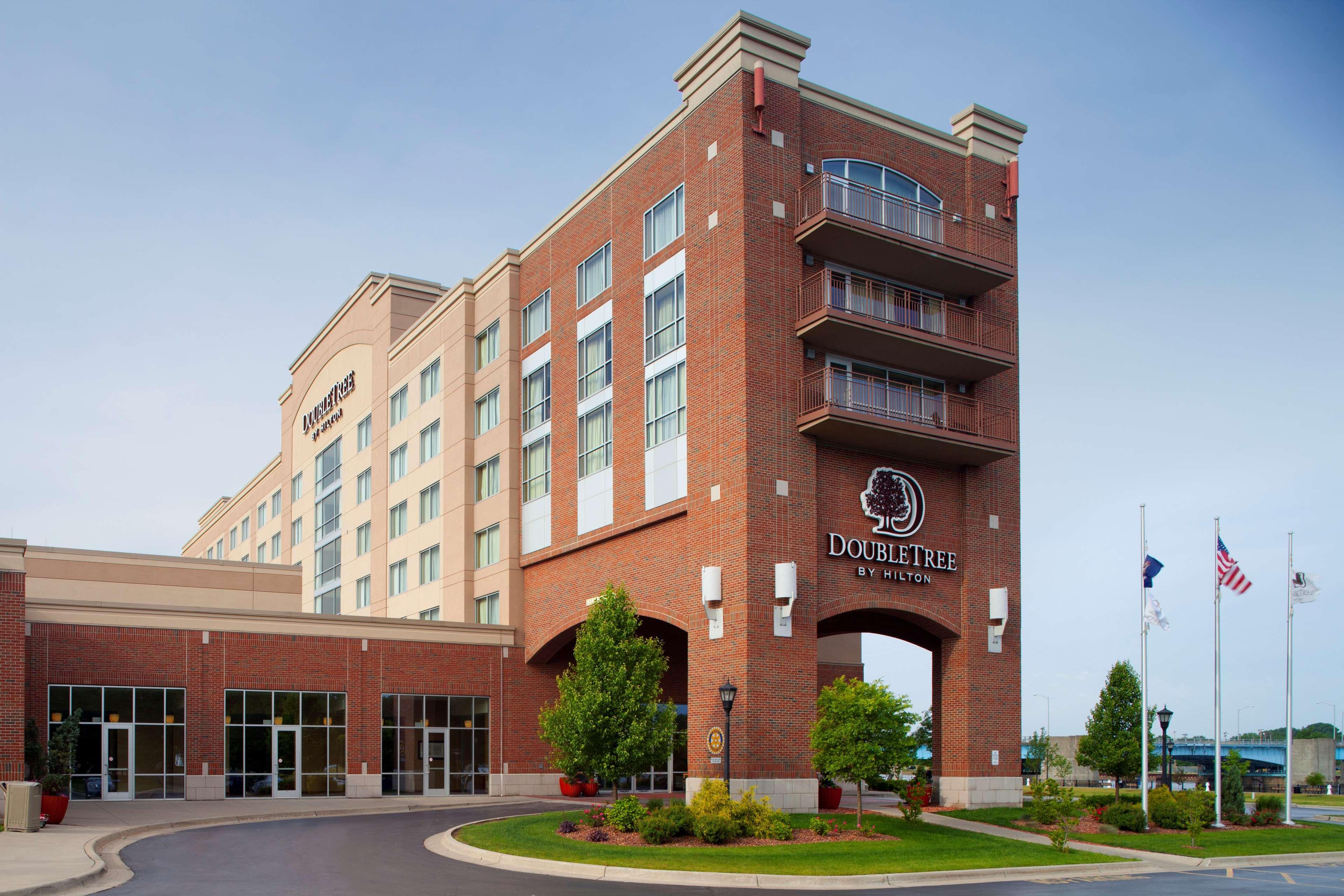 Doubletree By Hilton Bay City - Riverfront Buitenkant foto