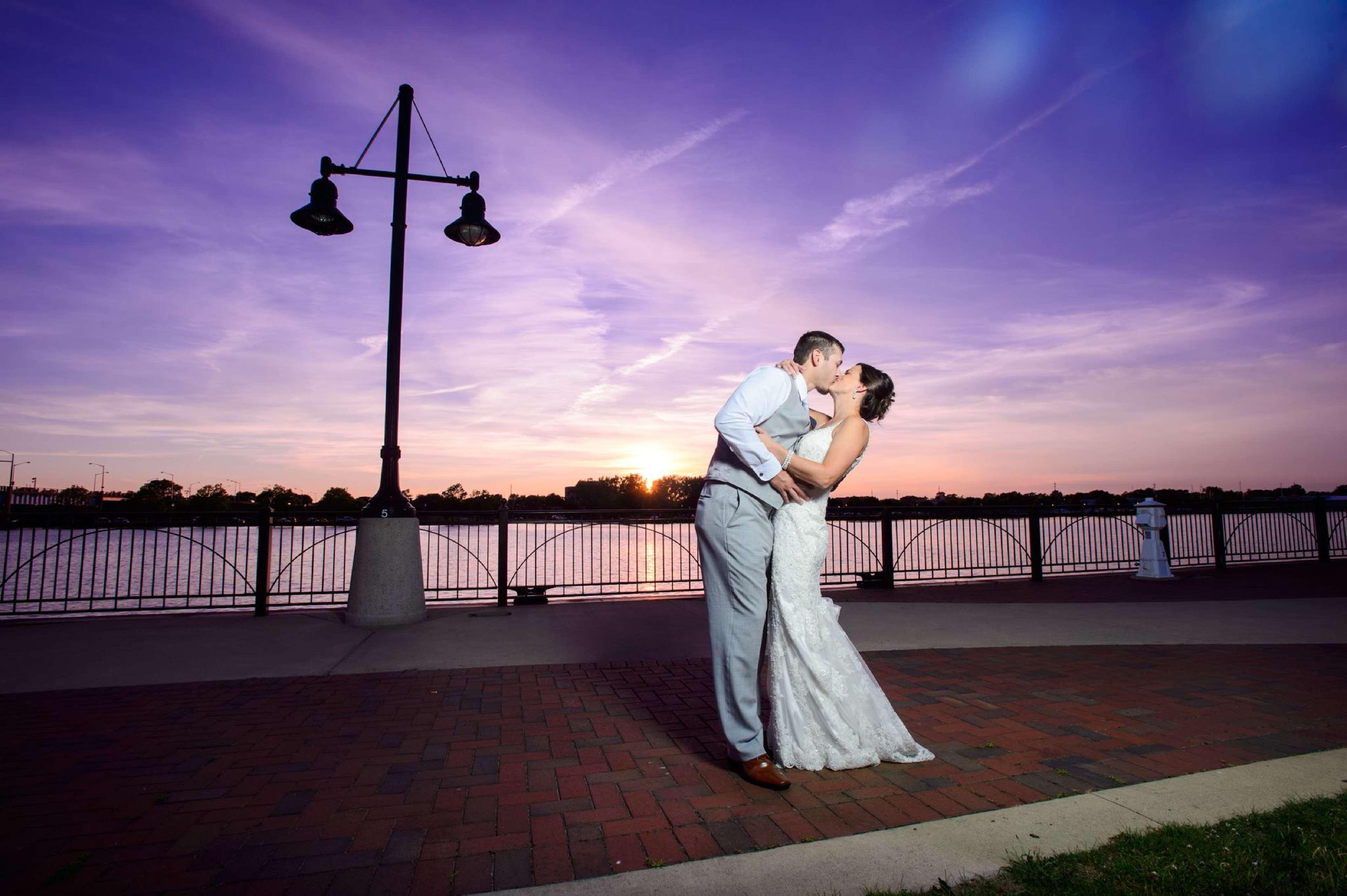 Doubletree By Hilton Bay City - Riverfront Buitenkant foto