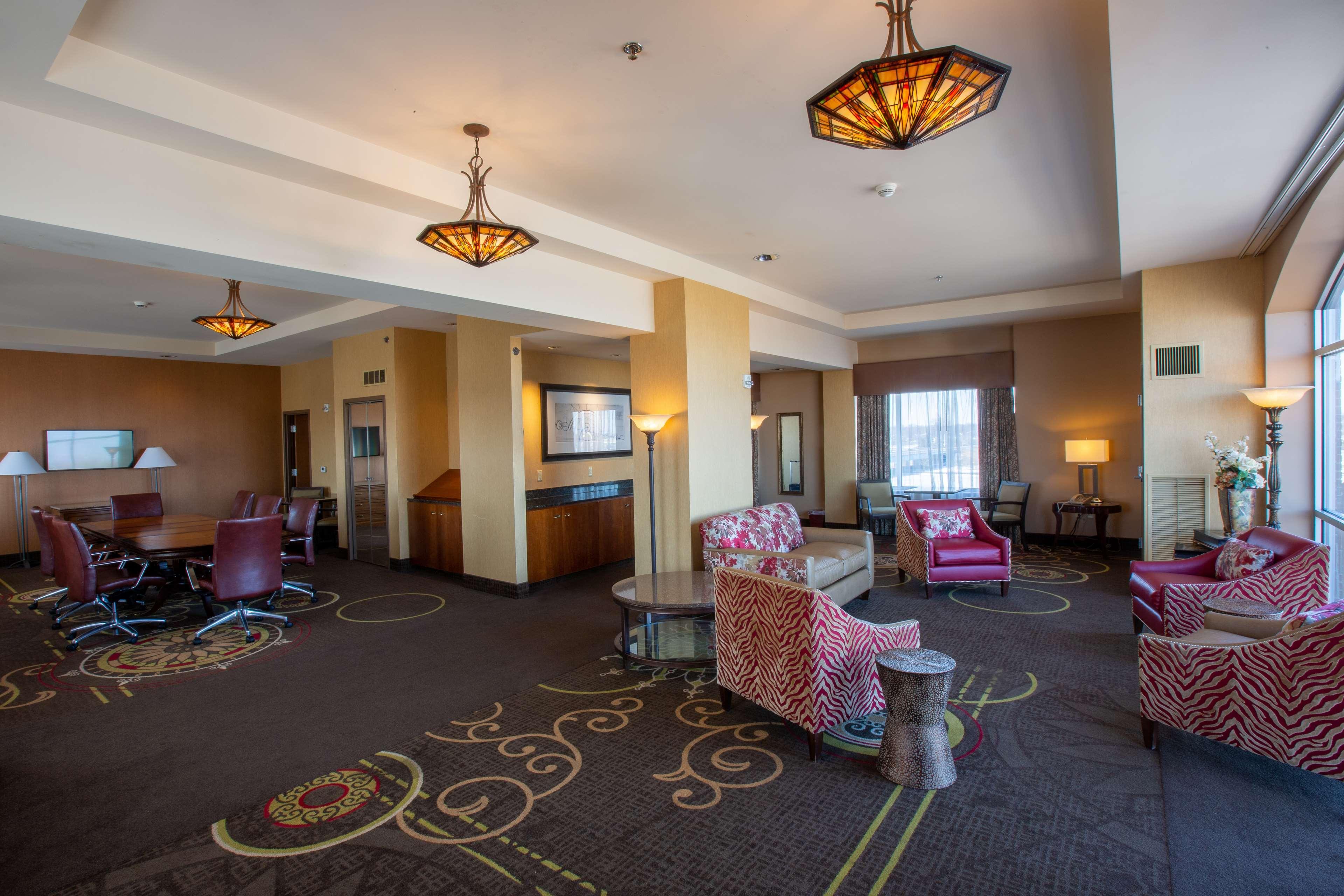 Doubletree By Hilton Bay City - Riverfront Buitenkant foto