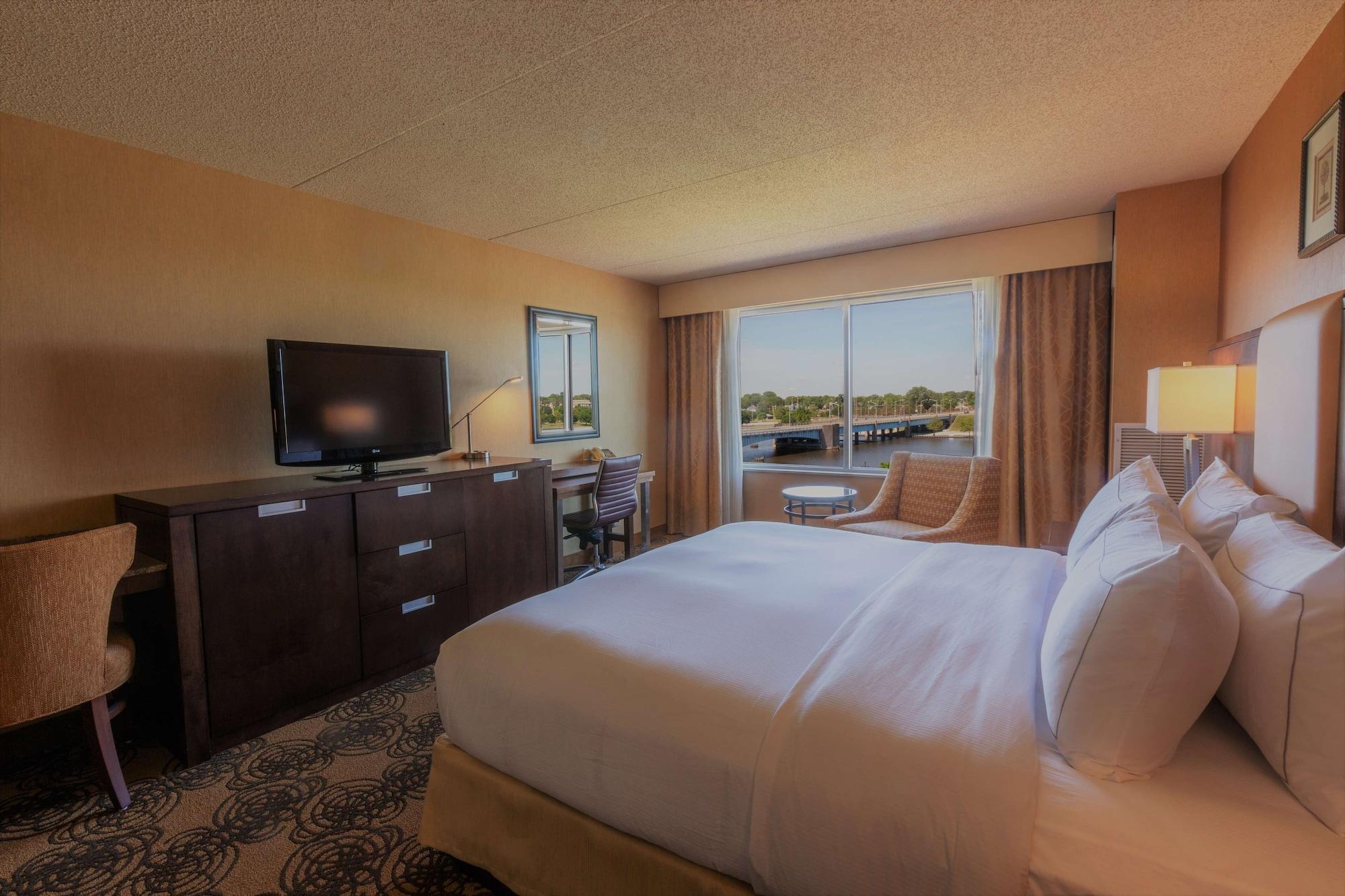 Doubletree By Hilton Bay City - Riverfront Buitenkant foto