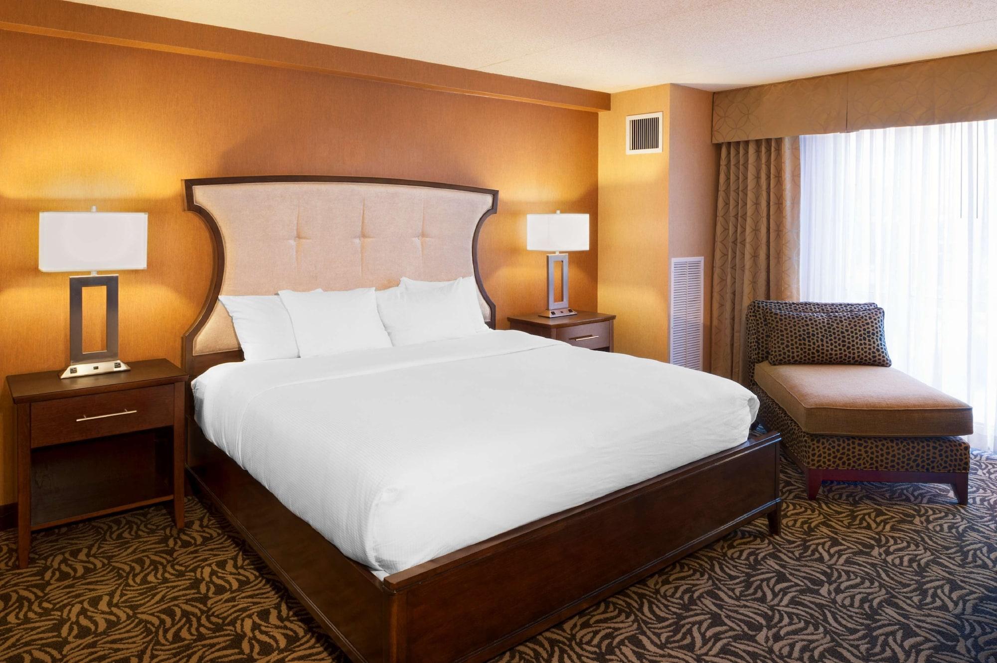 Doubletree By Hilton Bay City - Riverfront Buitenkant foto
