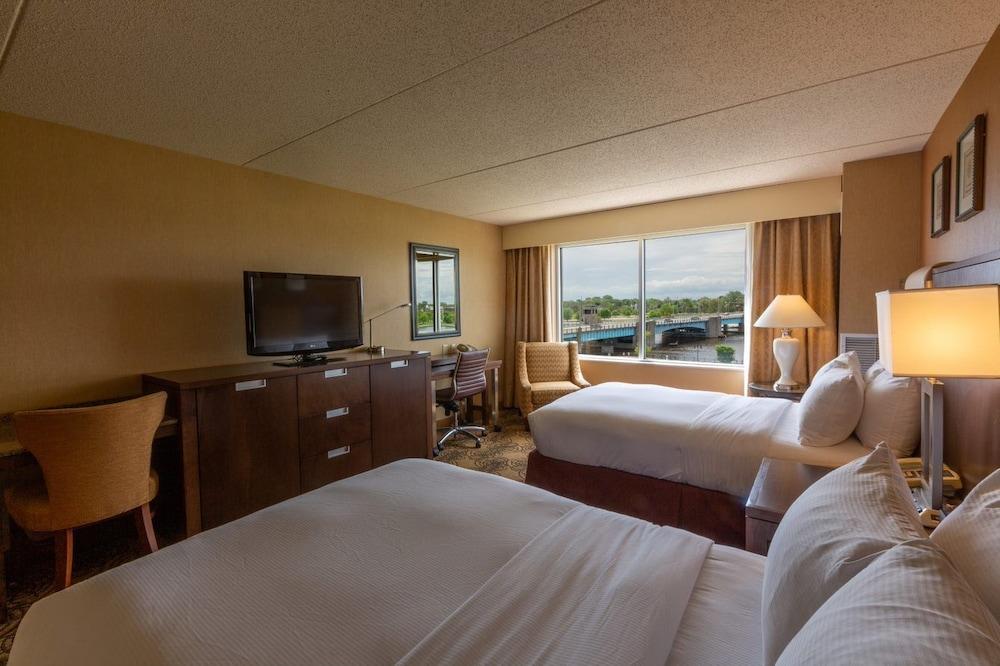 Doubletree By Hilton Bay City - Riverfront Buitenkant foto