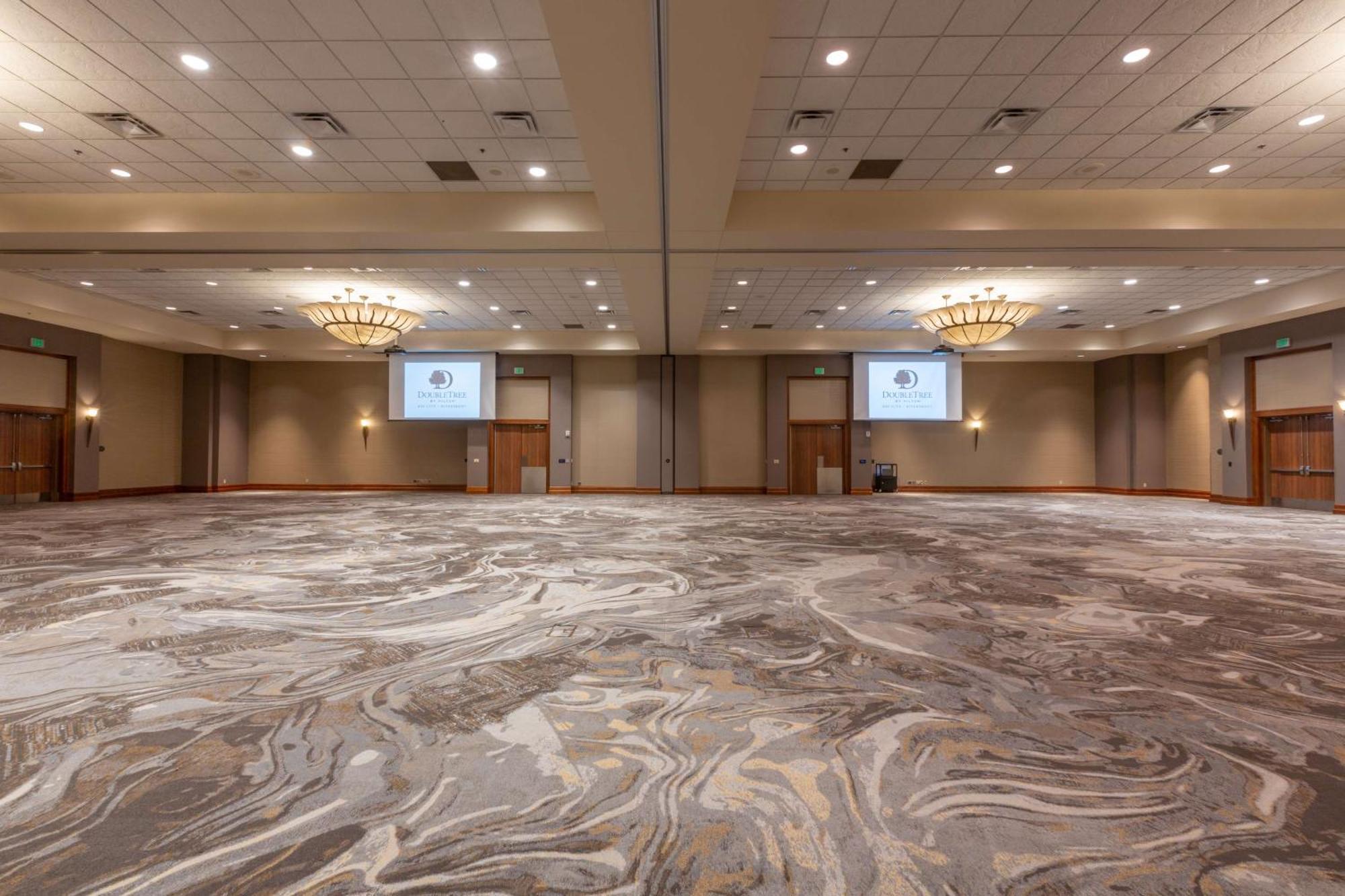 Doubletree By Hilton Bay City - Riverfront Buitenkant foto