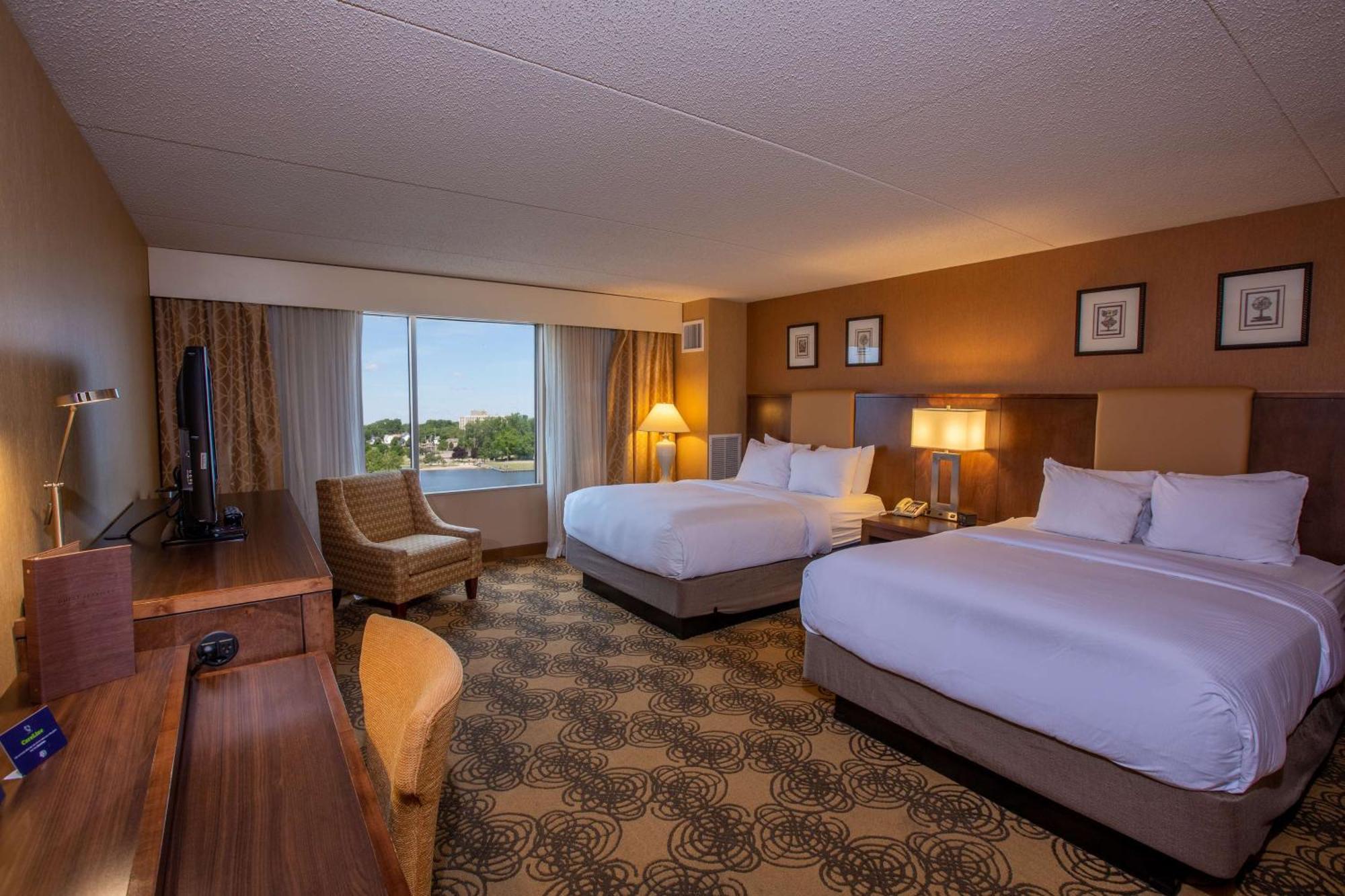 Doubletree By Hilton Bay City - Riverfront Buitenkant foto