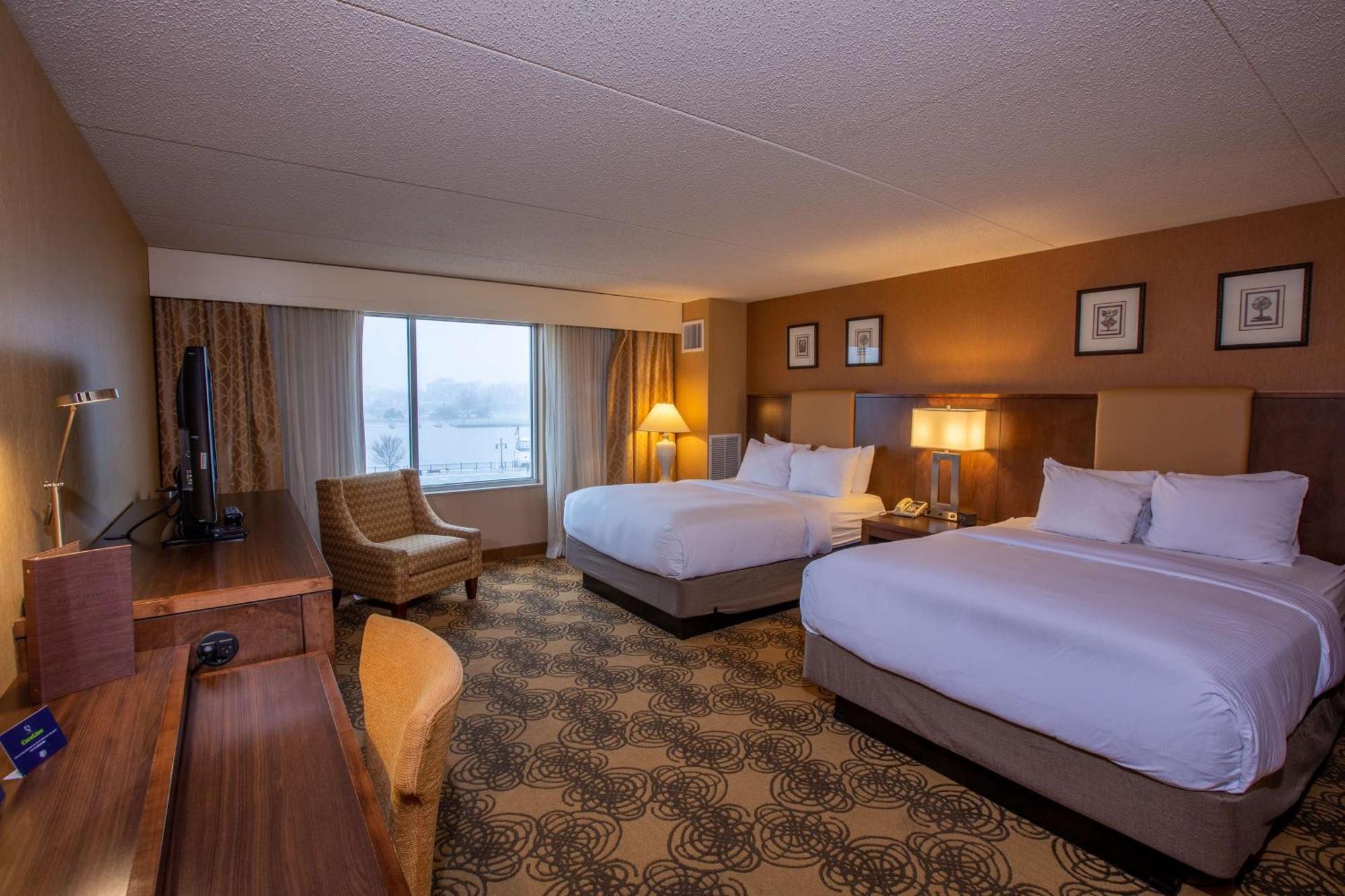Doubletree By Hilton Bay City - Riverfront Buitenkant foto