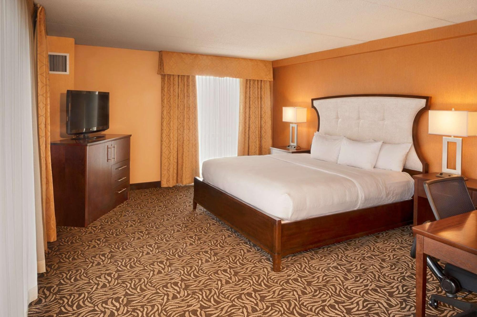 Doubletree By Hilton Bay City - Riverfront Buitenkant foto