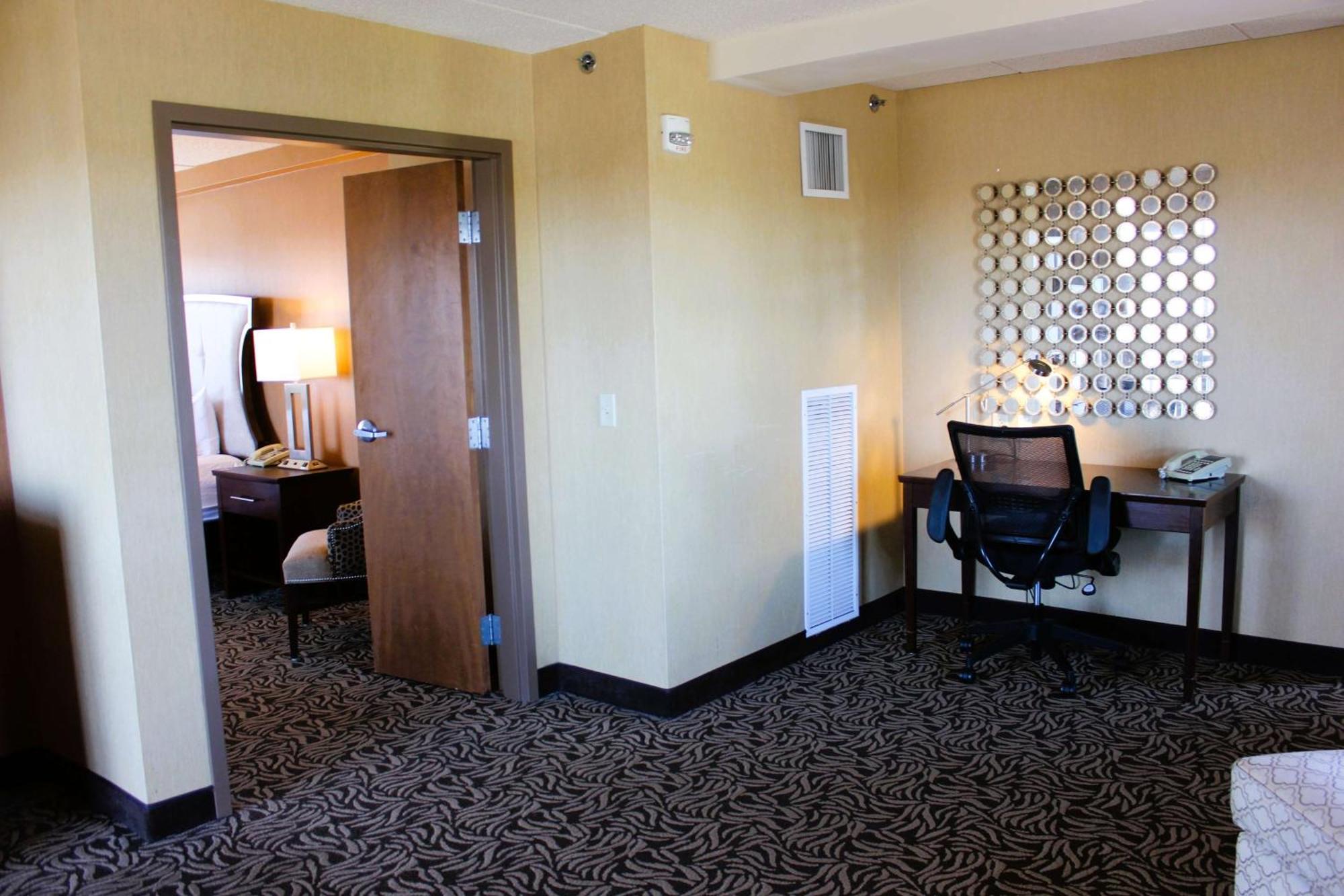 Doubletree By Hilton Bay City - Riverfront Buitenkant foto