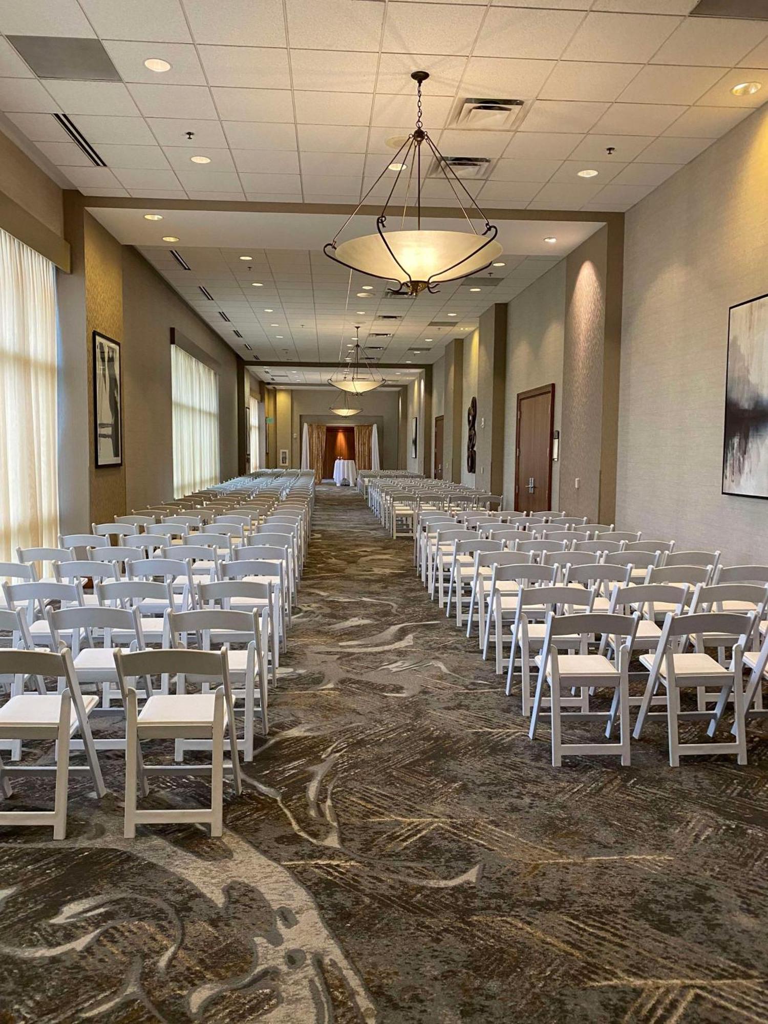 Doubletree By Hilton Bay City - Riverfront Buitenkant foto